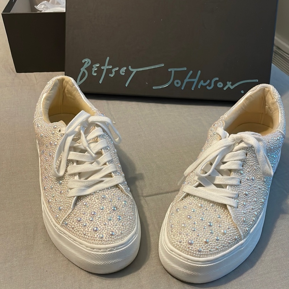 Betsey Johnson Pearl Bridal Sneakers Size 7